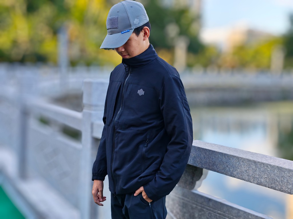 單導(dǎo)動(dòng)態(tài) C80 胸袋立領(lǐng)棉服：保暖防護(hù)全在線