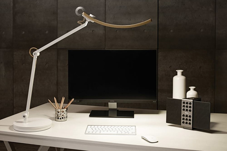 benq_wit_e-reading_smart_led_desk_lamp_8__1.jpg