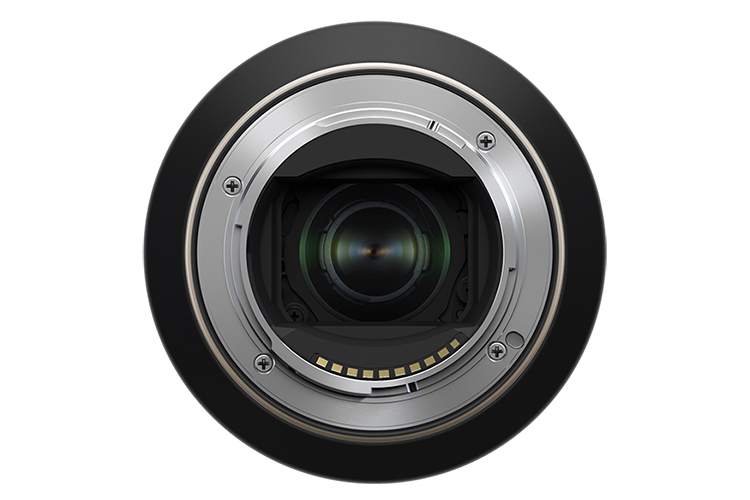 Tamron-70-300mm-F4.5-6.3-Di-III-RXD-Lens-6.jpg